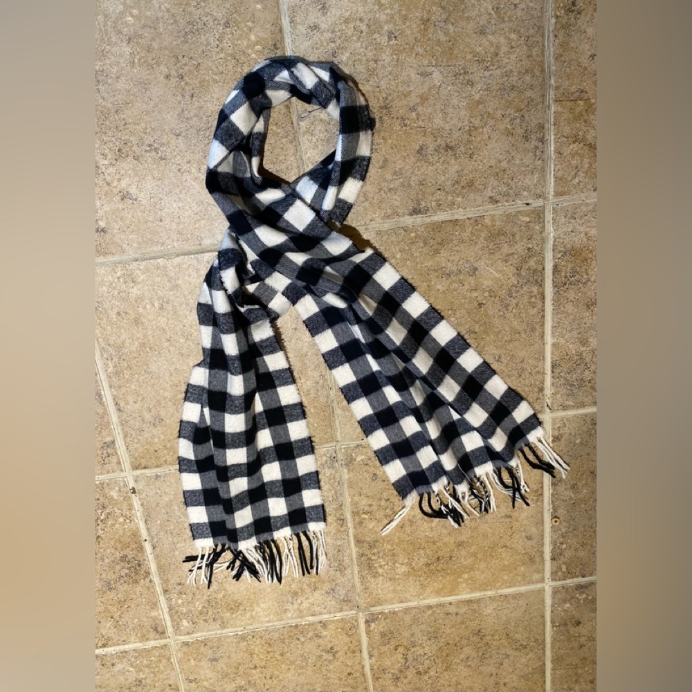 Unisex CASHMERE black/white Buffalo plaid long scarf with long fringes 62”L x12”